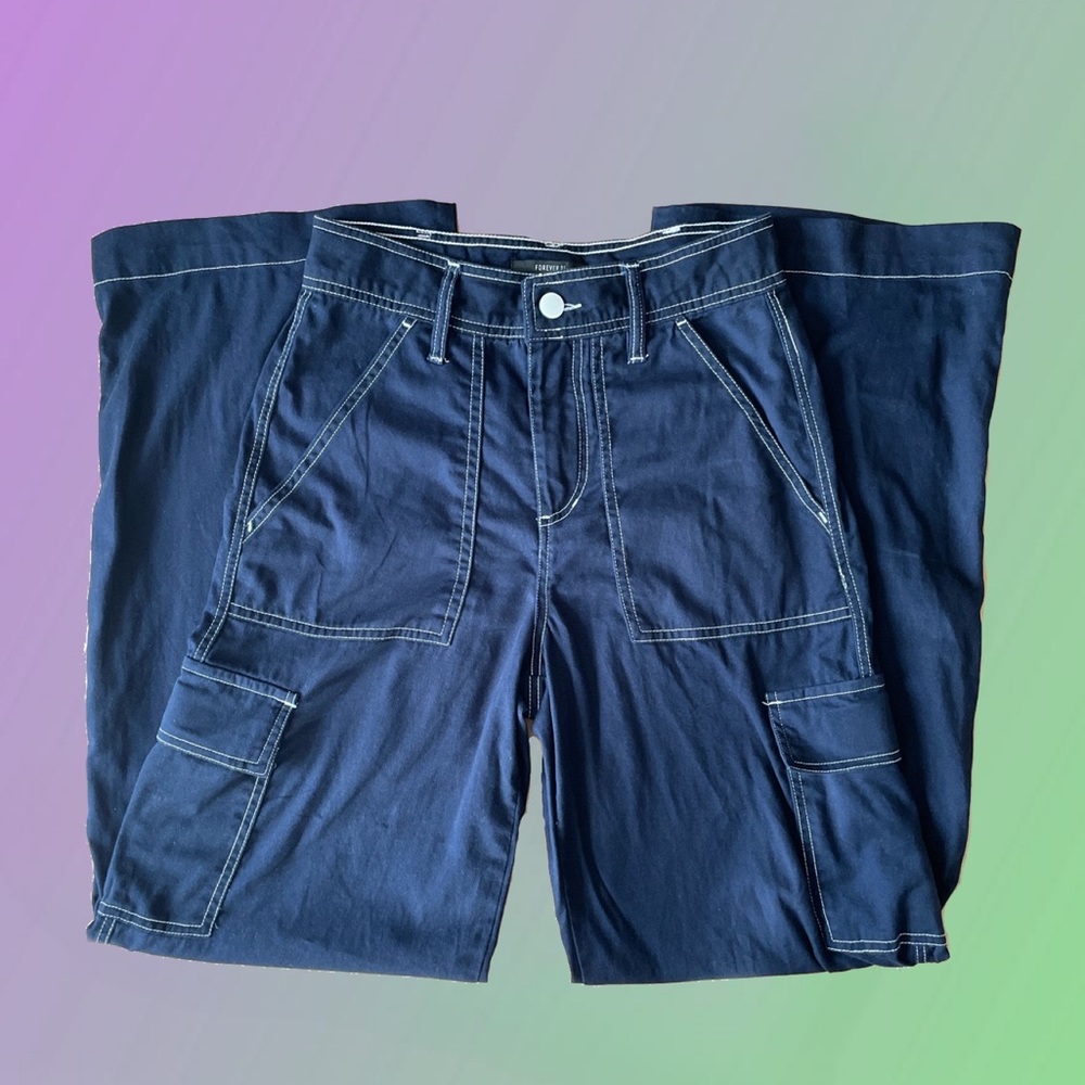 Cargo pants, wide leg 90s style